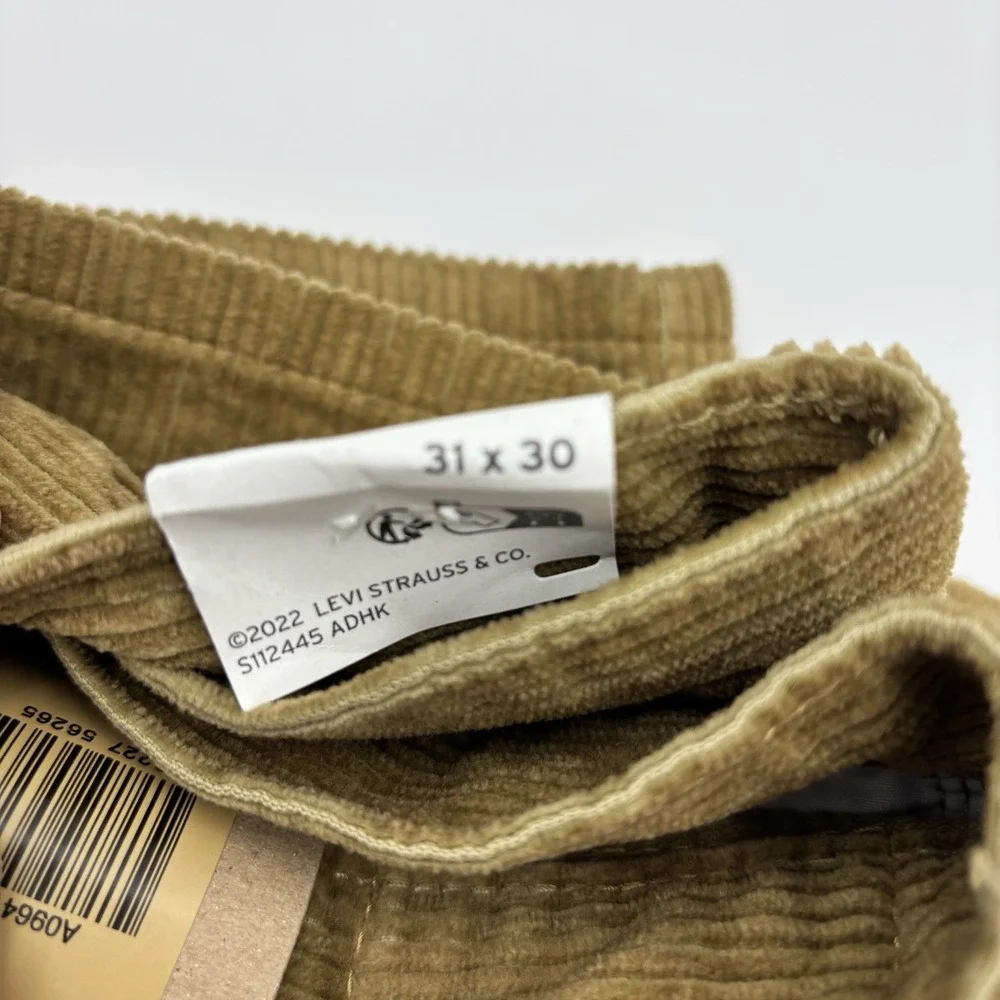 LEVI'S Low Pro Mens 31 x 30 Relaxed Fit Straight Corduroy Tan Pants Casual NWT‎